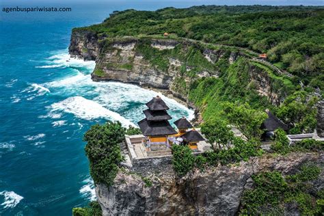 Pura Uluwatu Bali Daya Tarik Lokasi Htm Tari Kecak