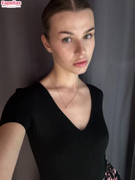 Nelly Miles Aka Nellyomiles Nude Leaks OnlyFans Fapellas