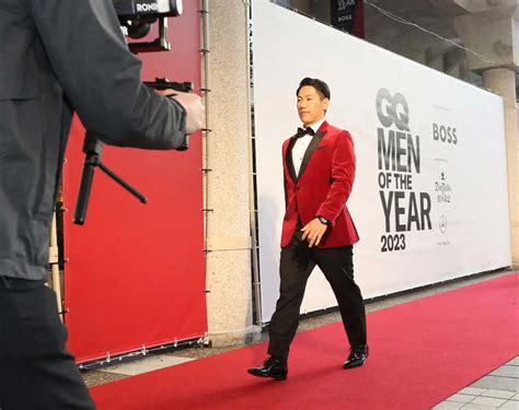 GQ MEN OF THE YEAR 2023 フォトコールレッドカーペットを歩くレッドソックス吉田 撮影村上 大輔 スポニチ