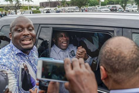 Lancien Pr Sident Laurent Gbagbo Rentre En C Te Divoire Apr S Dix Ans