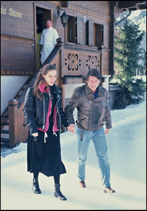 Photo Emmanuelle Seigner et Roman Polanski à Gstaad en 1992 Purepeople