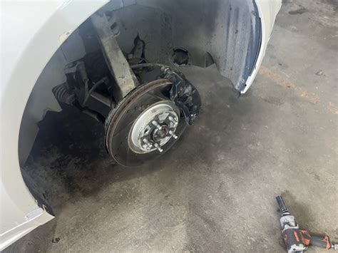 Направляющие передних суппортов — Cadillac CTS (2G), 3,6 л, 2011 года ...