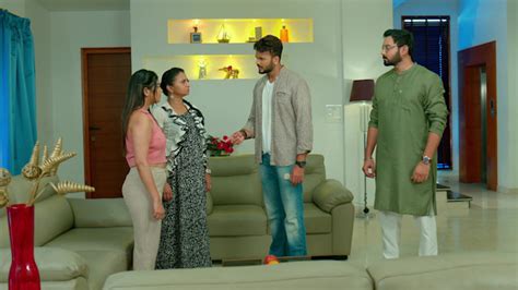 Watch Namma Lachi Full Episode Online In Hd On Hotstar Uk