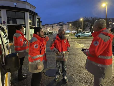 REPORTAGE Maraude De La Croix Rouge Aux Sables DOlonne Merci Pour