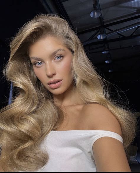 Pin By Lexi Athina On Hair And Beauty Perfect Blonde Hair Hair Stylist Life Long Hair Styles