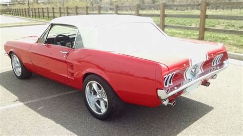 Ford Mustang Convertible Coyote Restomod