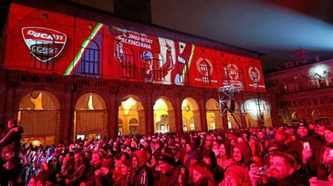 Ducati Tinge Bologna Di Rosso Iridato Grande Festa Campioni In Piazza