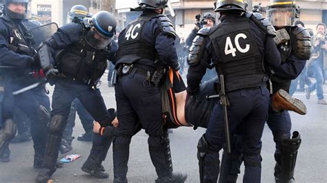 Manifestation à Paris Contre Les Violences Policières Tva Nouvelles