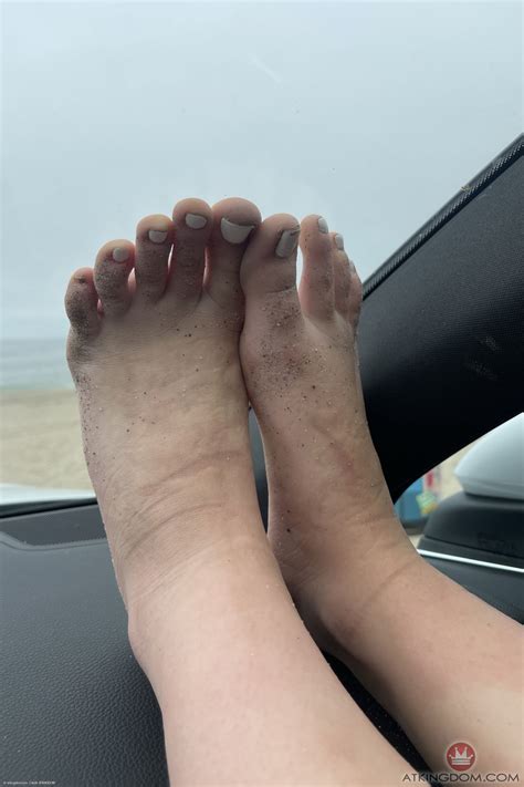 Naughty Girlfriend Macy Meadows Shows Her Delicious Pussy Lips Up Close CoedCherry