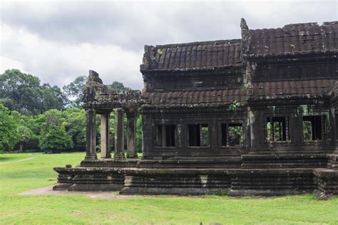 Angkor Wat temple 12888305 Stock Photo at Vecteezy