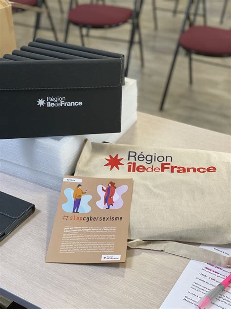 Remise des tablettes numériques aux élèves de seconde Lycée La Fayette