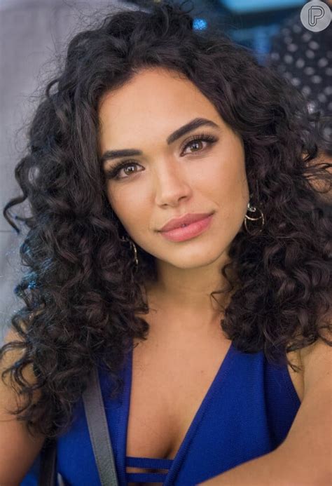 Foto Giovana Cordeiro Gosta De Dar Volume Ao Cabelo Quero Cada Vez