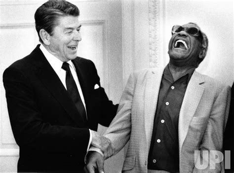 Photo President Ronald Reagan Jokes With Singer Pianist Ray Charles In