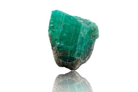 9 Emerald Stone Benefits: What Is Emerald Good For?