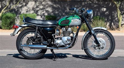 Baby Bonnie: 1966-1973 Triumph 500cc T100R Daytona - Motorcycle Classics