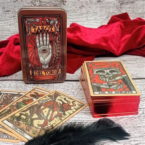 Таро Дель Торо / Del Toro Tarot (жестяная коробка) + мешочек в подарок ...