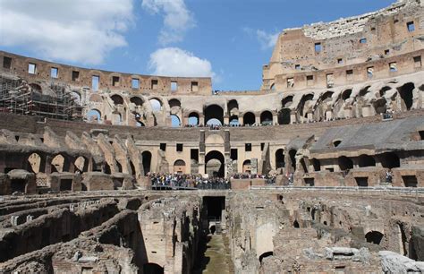 Tour pelos Subterrâneos e Terceiro Anel do Coliseu em Roma