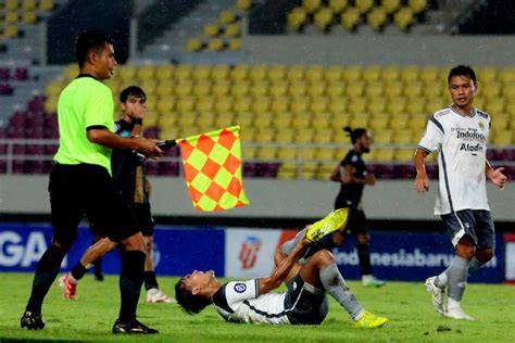 Dokter Tim Persib Kabarkan Kondisi Zalnando Usai Cedera Horor