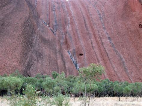 Premium Photo | Uluru cliffs