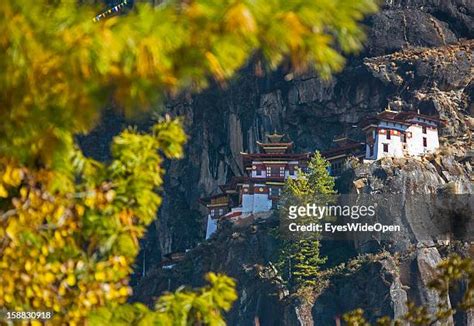 Taktsang Palphug Monastery Photos Et Images De Collection Getty Images