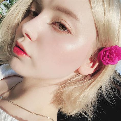 Hot girl Nga sở hữu nhan sắc trong trẻo như mối tình đầu Gương mặt trẻ ZNEWS VN