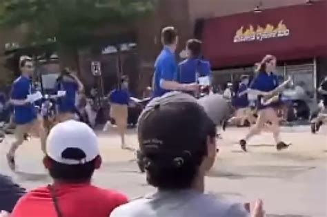 Reportan Tiroteo En Desfile Por Día De La Independencia En Chicago Al Menos 9 Heridos