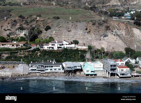 Aerial view malibu beach homes hi-res stock photography and images - Alamy