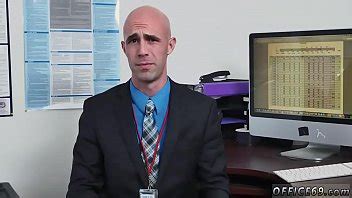 Porno gay sueco y actor tailandés desnudo sexo por primera vez hace yoga desnudo XVIDEOS