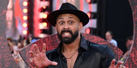 A Nude Scene In 28 Years Later Has People Talking What To Know About The 6 Foot 8 Actor Who