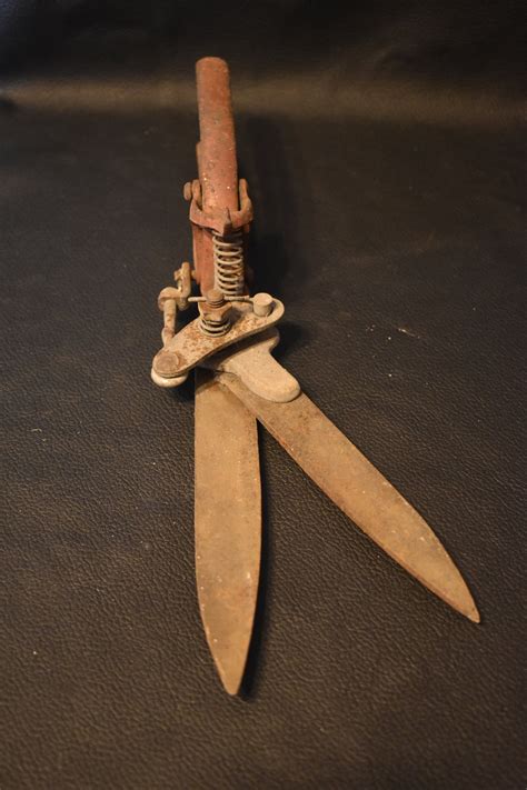 Vintage Hand Trimmers Grass Shears Trimmers Garden Tool Etsy