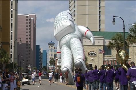 Myrtle Beach Holds Memorial Day Parade Festival