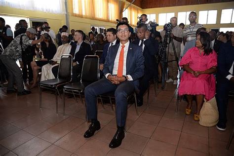 Madagascar S Incumbent President Andry Rajoelina Wins Presidential