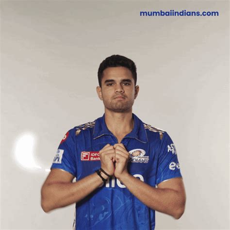 Six Marna Arjun Tendulkar GIF - Six marna Arjun tendulkar Mumbai indians - Discover & Share GIFs