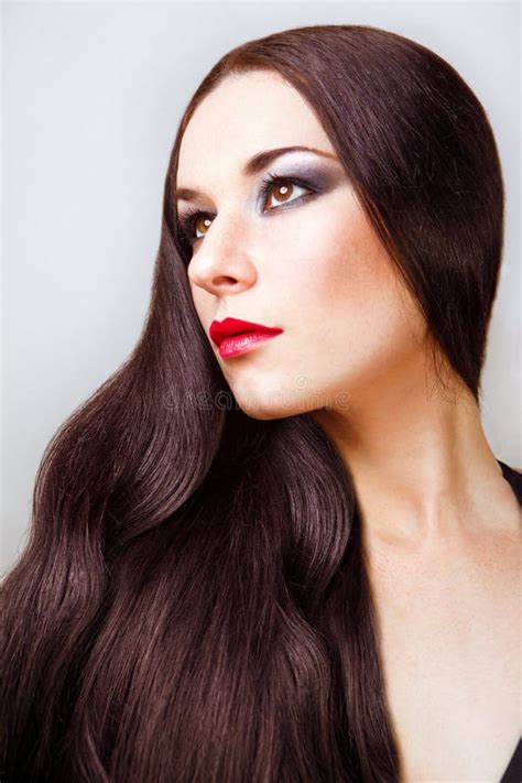 Schönes Brunette Mädchen Langes Haar Stockbild Bild von haar mädchen 28194675