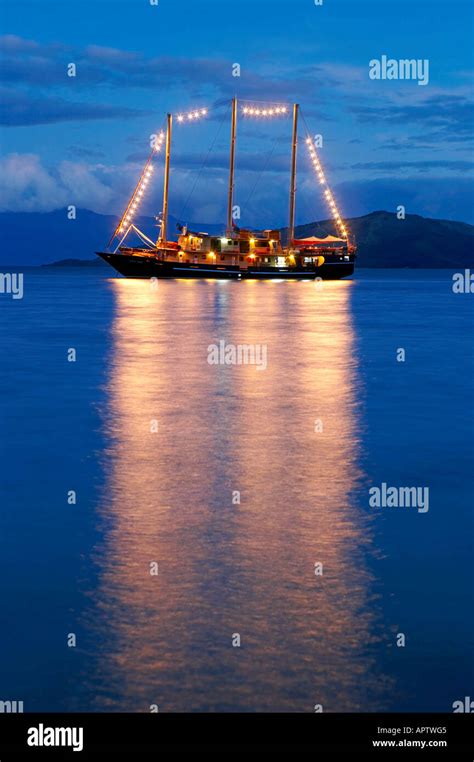 Tui Tai Adventure Cruises Fiji Islands Stock Photo Alamy