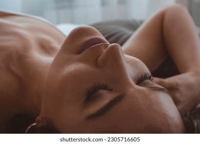 1 462 Beautiful Brunette Lying On Bed Thinking Images Stock Photos Vectors Shutterstock