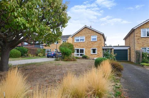 Lexden Road West Bergholt Co6 3bw 4 Bed Detached House £525 000