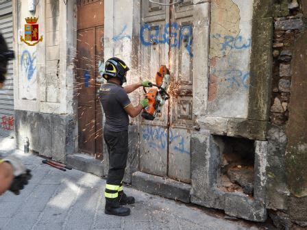 Blitz A San Berillo Operazione Interforze Foto Live Sicilia