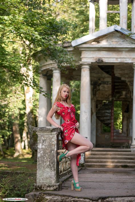 Blonde GoddessNudes Irini Women Garden Dress Red Dress Tight