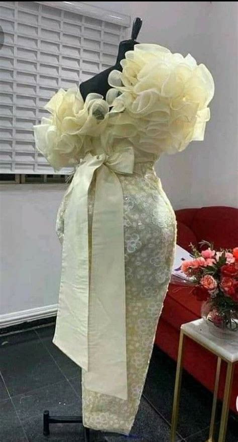 Pin By Cris On Bridal Board In 2022 Dinner Dress Classy African