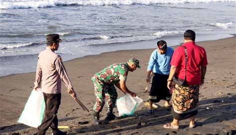 NUSABALI Karang Taruna Gianyar Maknai Kemerdekaan Dengan Aksi Sosial