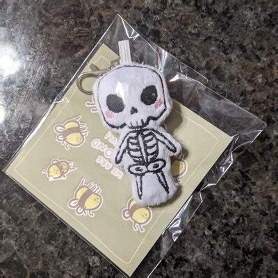 Skeleton Squishy Keychains Halloween Skull Mini Plush Keychain for ...