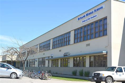 Feedback: What to do with Rutland Middle School - Kelowna Capital News