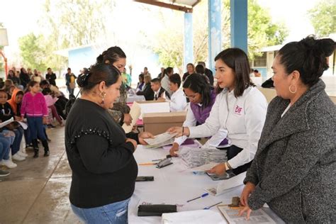 DIF entrega estímulos a preparadores de los desayunos escolares