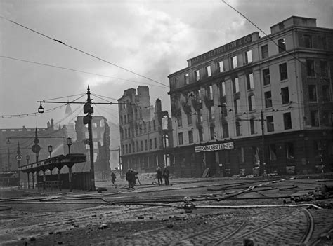 40 Moving Photos Of Manchester In The 1940s Manchester Evening News