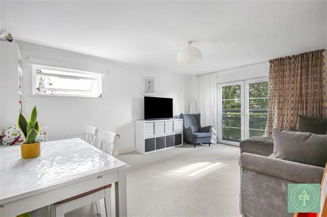 Green Lanes N Bed Flat For Sale