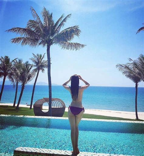 Hoa hậu Phạm Hương khoe ảnh nude