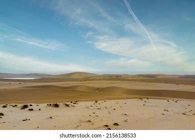 Sealine Desert Sand Dunes Qatar Stock Photo 2156138533 | Shutterstock