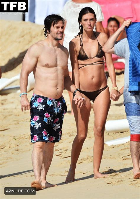Rhea Durham Sexy Seen Flashing Her Nude Tits On The Beach In Barbados AZNude