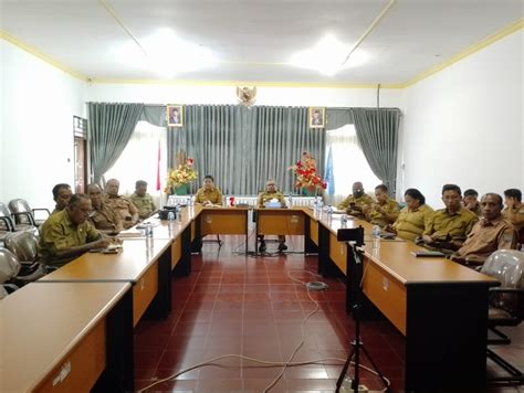 Pj Bupati Yapen Rapat Internal Bersama Opd Persiapan Sail Teluk